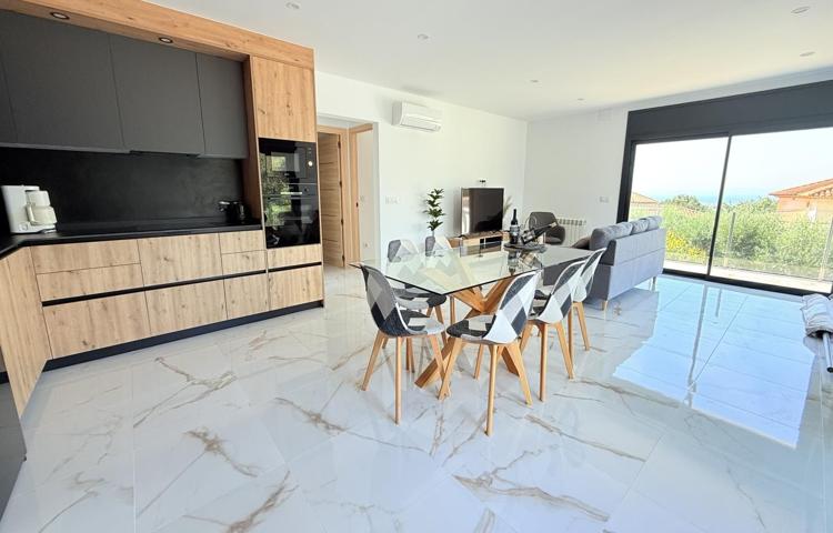 Villa En venta en Roses photo 0