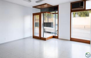 Local En venta en Figueres photo 0