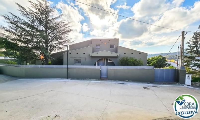 Villa En venta en La Jonquera photo 0