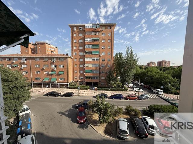 Ascensor, dos habitaciones, múltiples posibilidades photo 0