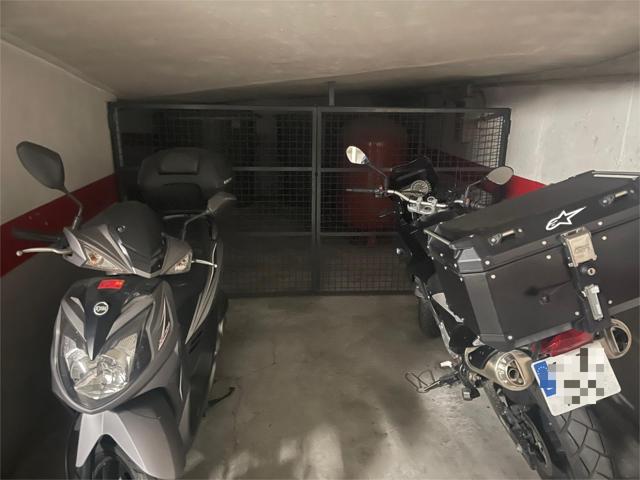 SE VENDE PLAZA DE GARAJE PEQUEÑA EN JUAN DE BORBÓN ZONA PARADA TRANVÍA ABENARABI photo 0
