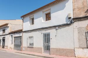 Espacio, ubicación y precio: transforma esta casa en tu nuevo hogar photo 0