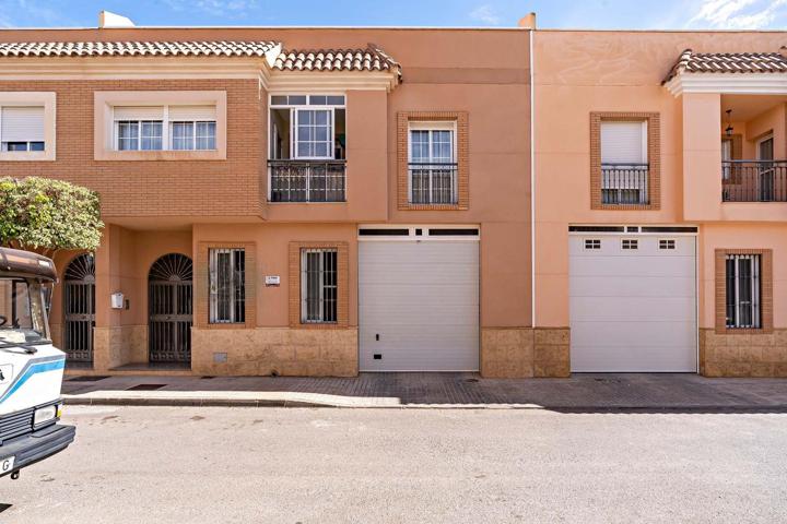 VIVIENDA SOBRE ALMACEN EN LA ZONA PABELLÓN EN SANTA MARÍA DEL ÁGUILA photo 0