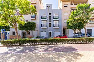 GRAN VIVIENDA SOBRE ALMACÉN O EDIFICIO FAMILIAR EN PASEO LAS LOMAS DE EL EJIDO photo 0