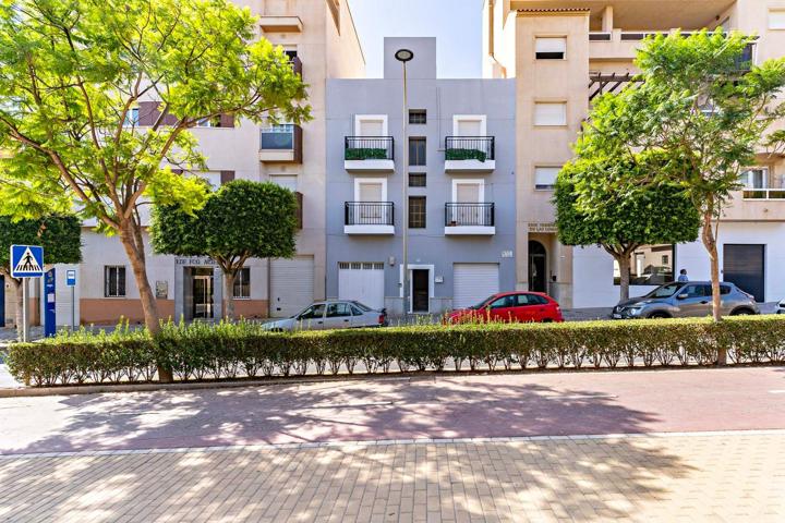 GRAN VIVIENDA SOBRE ALMACÉN O EDIFICIO FAMILIAR EN PASEO LAS LOMAS DE EL EJIDO photo 0