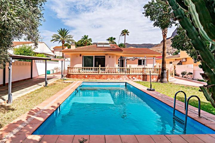 ¡Vive en Aguadulce! Vivienda de lujo con parcela de 671 m², jardín y piscina. photo 0