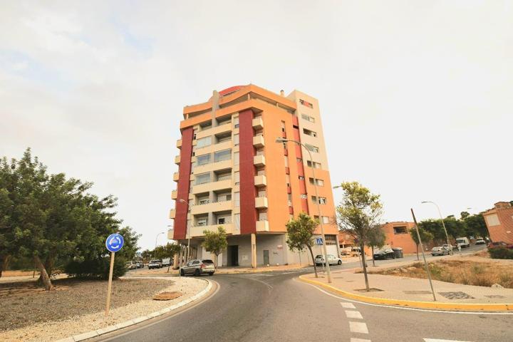 ¡PISO CON TERRAZA EN LA ZONA DEL PABELLÓN! photo 0