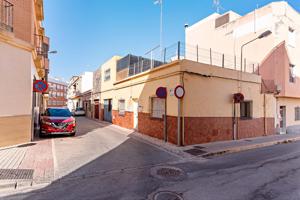 ¡Oportunidad en Ejido Norte! Casa amplia con terraza y garaje, muy cerca del centro de salud photo 0