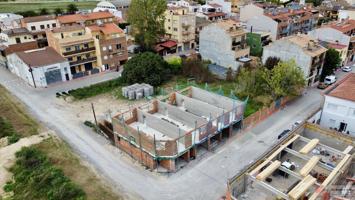 Unifamiliar Pareada En venta en Centro Urbano, El Pla Del Penedès photo 0