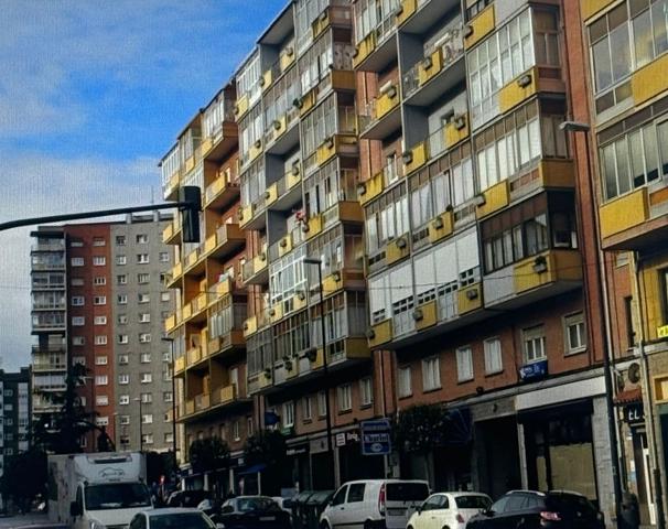 Piso En venta en Avenida Francisco De Legorburu, 4, El Pozón - Villalegre - La Luz, Avilés photo 0