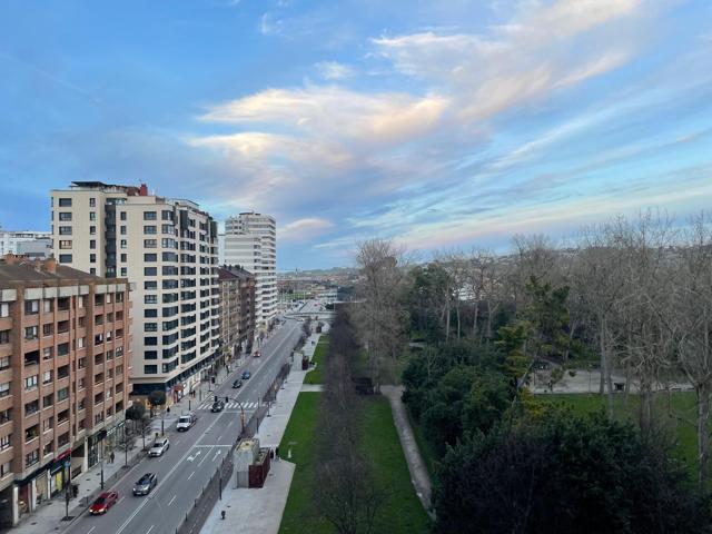 Piso En venta en Avenida De Torcuato Fernández Miranda, Este, Gijón photo 0