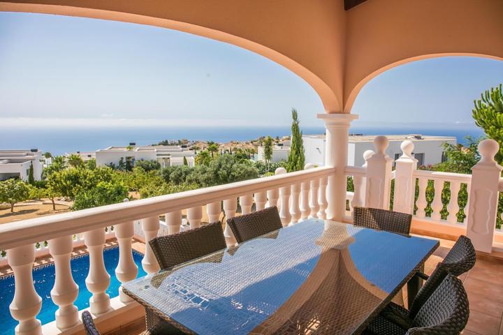Villa en residencial lirios con vistas al mar photo 0