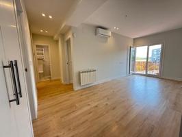 Piso en venta en Madrid de 102 m2 photo 0