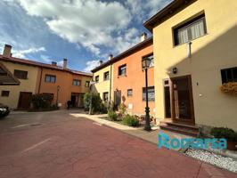 Casa - Chalet en venta en Segovia de 250 m2 photo 0