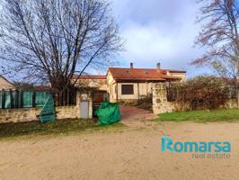 Casa - Chalet en venta en Navas de Riofrío de 344 m2 photo 0