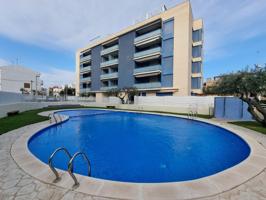 Junto a la playa con piscina. photo 0