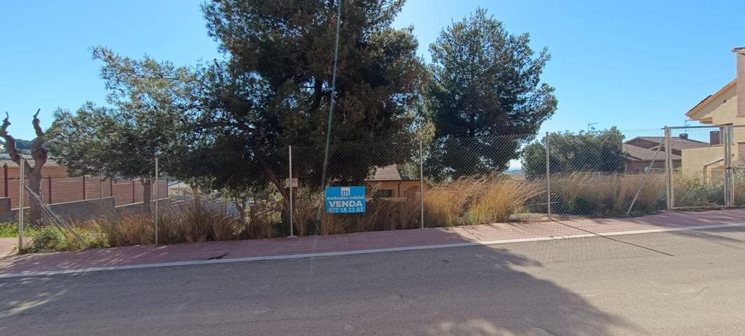 Terreno urbano en venta en Roda de Barà photo 0