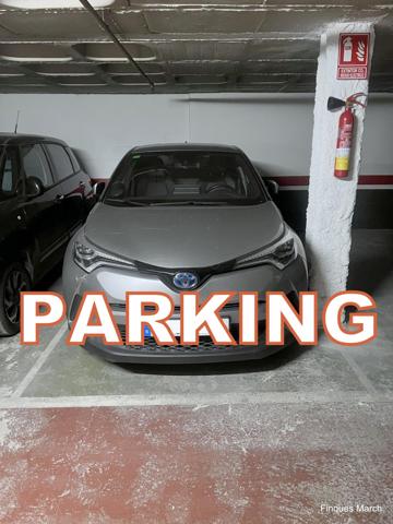 Parking para coche mediano photo 0
