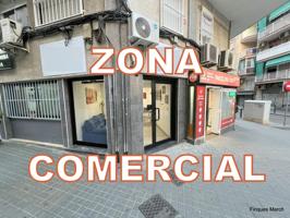Local en zona comercial photo 0