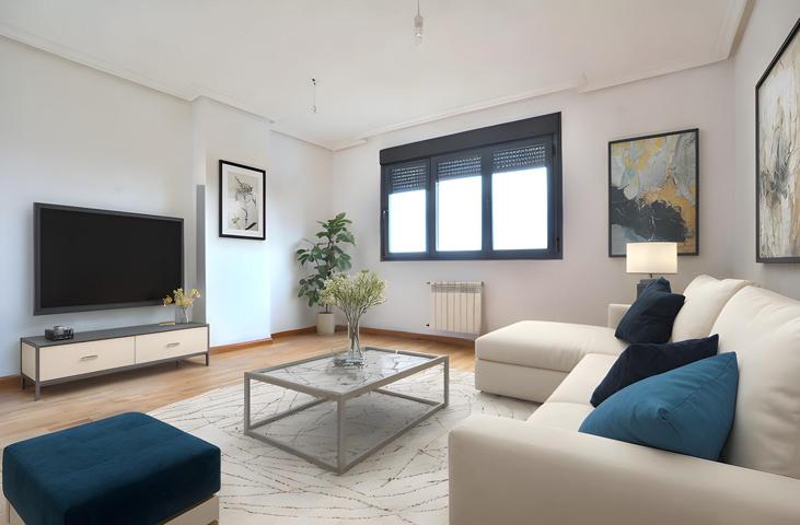 Vende luminoso piso en urbanización con piscina, garaje y trastero en Orcasitas photo 0