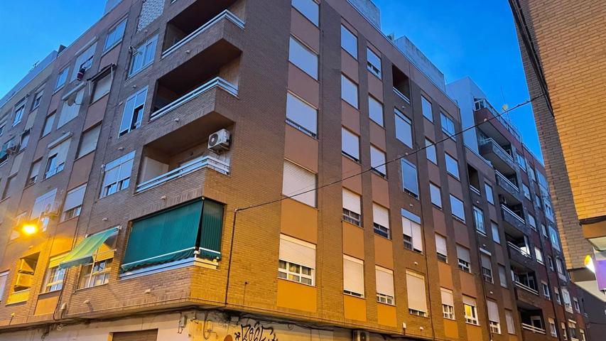 Se vende piso ático de VPO en el Puerto de Sagunto photo 0
