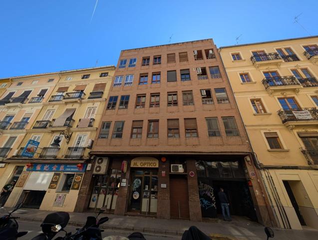 Se venden dos viviendas unidas interiormente disponen conjuntamente de 160 m2 más 100 m2 de terraza photo 0