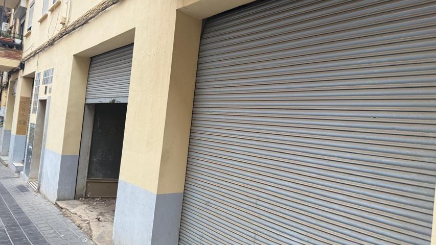 Amplio Local Comercial al lado del Mestalla - Oportunidad de Inversión photo 0