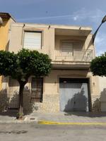Casa con gran potencial de reforma photo 0