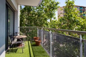 VIVIENDA SEMINUEVA EN CAN GAMBUS CON PISCINA Y JARDIN photo 0