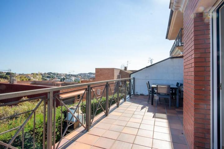 SE VENDE MAGNIFICA VIVIENDA A 10 MIN. DE BARCELONA Y A 10 MIN. DEL CENTRO DE TIANA photo 0