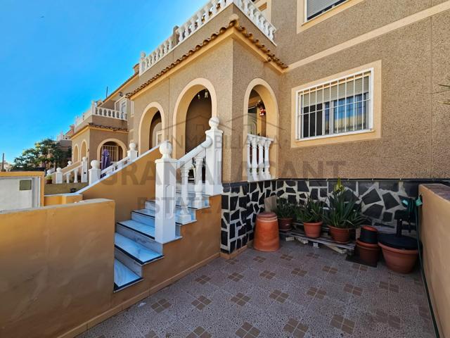 Bungalow con sótano en urbanización con piscina en Gran Alacant photo 0