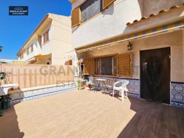 SOLEADO ADOSADO JUNTO A SERVICIOS photo 0