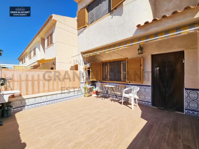 SOLEADO ADOSADO JUNTO A SERVICIOS photo 0