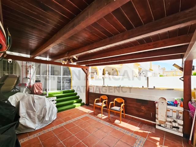 CORAL BAJO: impecable, 3 habitaciones, con sótano, listo para entrar a vivir photo 0