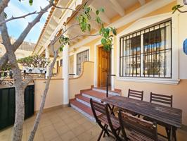 Bungalow en Venta en Santiago Bernabéu, Santa Pola – A Solo 200m de la Playa photo 0