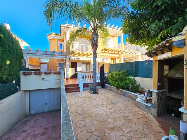 HERMOSO CHALET PAREADO EN MONTEFARO photo 0