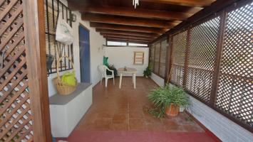CASA EN VENTA EN EL CENTRO DE FONDON. photo 0