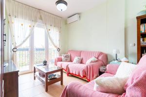 Piso de 4 habitaciones con vistas al mar a la venta en Adra photo 0