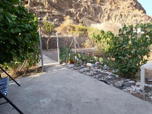Cortijo con parcela en venta en Nacimiento photo 0