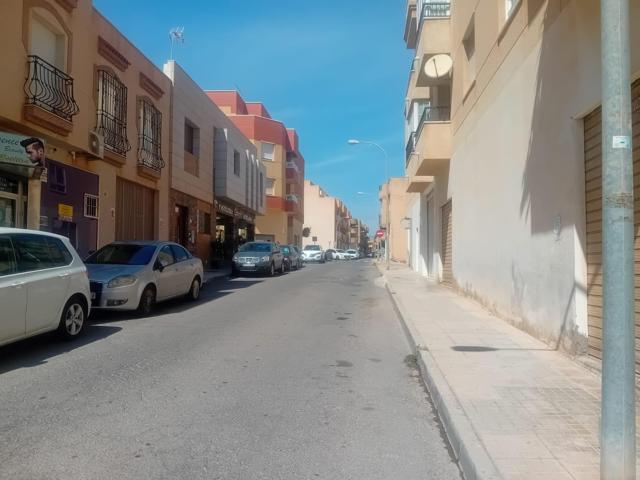 Local en alquiler en basto en Ejido Oeste photo 0