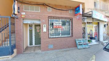 Local en venta en Carmona photo 0