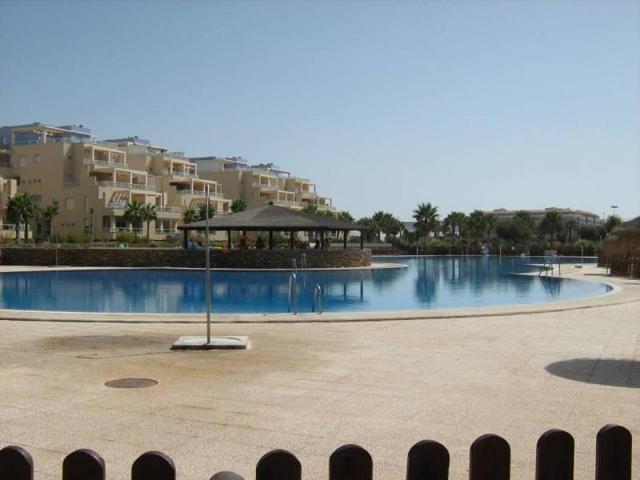Piso en venta en Residencial Sol de alboran photo 0