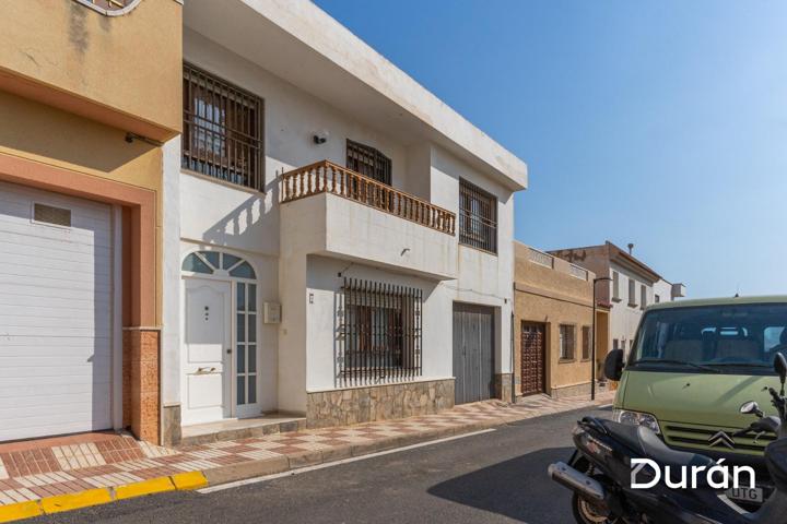 Casa en venta en Balanegra de 5 dormitorios photo 0