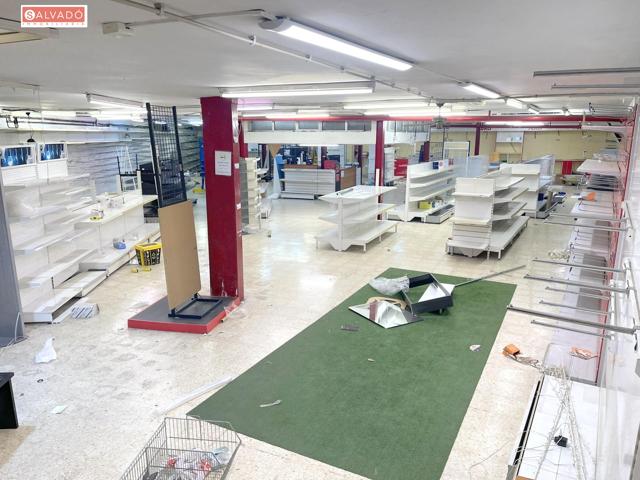 ¡EMPRENDE TU NEGOCIO EN EL CENTRO DE EL VENDRELL! photo 0