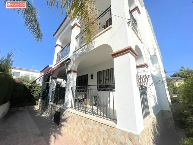 ¡TU NUEVO HOGAR: LUMINOSA CASA FAMILIAR CON TODAS LAS COMODIDADES! photo 0