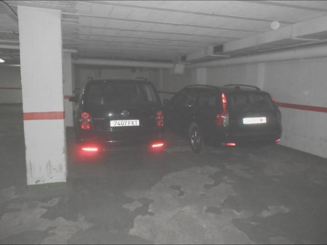 BUENA PLAZA DE APARCAMIENTO JUNTO A URBANISMO photo 0