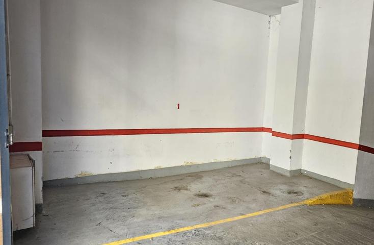 MAGNIFICO GARAJE PARA COCHE MEDIANO O PARA VARIAS MOTOS EN ZONA URBANISMO photo 0