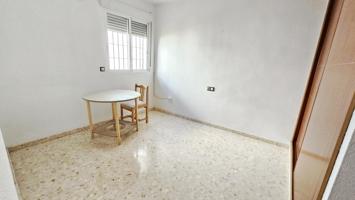 Casa Adosada en Alquiler – Tu Nuevo Hogar Espera photo 0