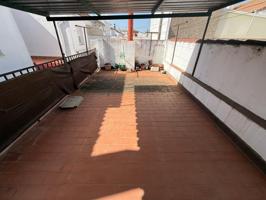 🏡 ¡Oportunidad en Fuente Palmera! Casa adosada con amplios espacios y gran potencial 🛠️✨ photo 0