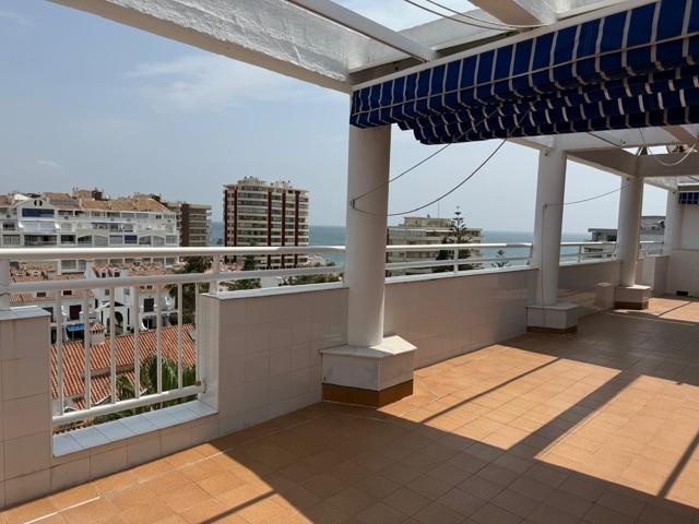 Exclusiva vivienda con terraza de 93 m², vistas al mar y ubicación privilegiada en Fuengirola photo 0
